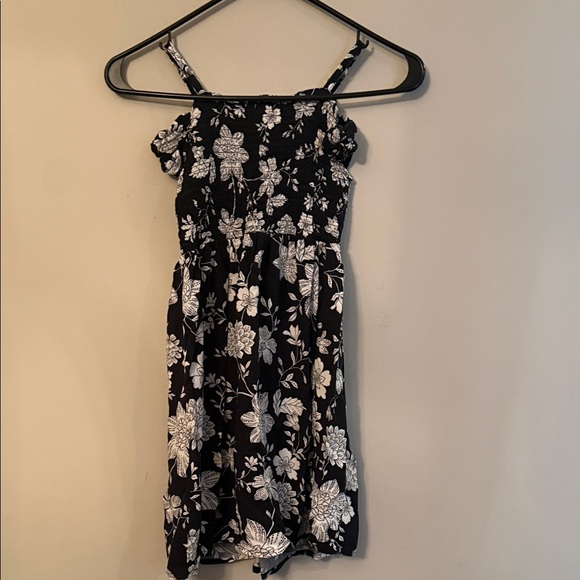 Floral Black and White off shoulder dress - Picture 4 of 4